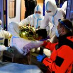 16.03.2022. Kielce. Terytorialsi przy transporcie chorych dzieci z Ukrainy / ppor. Daniel Woś / ŚBOT