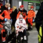 16.03.2022. Kielce. Terytorialsi przy transporcie chorych dzieci z Ukrainy / ppor. Daniel Woś / ŚBOT