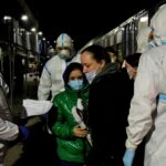 16.03.2022. Kielce. Terytorialsi przy transporcie chorych dzieci z Ukrainy / ppor. Daniel Woś / ŚBOT