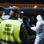 24.03.2022. Kielce. Terytorialsi przejmują chore na COVID-19 dzieci z Ukrainy / DWOT