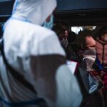 24.03.2022. Kielce. Terytorialsi przejmują chore na COVID-19 dzieci z Ukrainy / DWOT