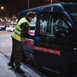 24.03.2022. Kielce. Terytorialsi przejmują chore na COVID-19 dzieci z Ukrainy / DWOT