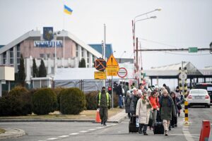 02.03.2022. Korczowa. Uchodźcy z Ukrainy na polsko-ukraińskim przejściu granicznym w Korczowej / Darek Delmanowicz / PAP