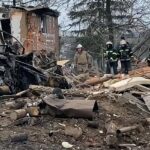 Zbombardowana przez rosyjskie lotnictwo wieś Jakowliwka w rejonie charkowskim / DSNS / PAP/DSNS