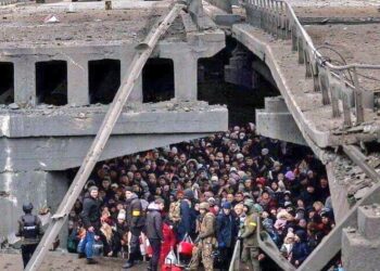 05.03.2022. Irpień, Ukraina. Ludność chroniąca się pod mostem w miejscowości Irpień / PAP/ArmedForcesUkr