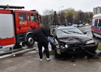 31.03.2022. Ostrowiec Św. Kolizja na skrzyżowaniu ulic Radwana i Polnej / Ratownictwo Powiatu Ostrowieckiego