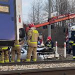 03.03.2022. Tumlin-Osowa. Kolizja pociągu z samochodem / Wiktor Taszłow / Radio Kielce