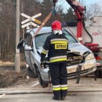 03.03.2022. Tumlin-Osowa. Kolizja pociągu z samochodem / Wiktor Taszłow / Radio Kielce