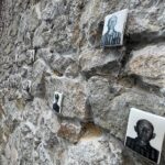 23.03.2022. Kielce. Nowe sylwetki więźniów na Murze Pamięci Ośrodka Myśli Patriotycznej i Obywatelskiej na ulicy Zamkowej / Wiktor Taszłow / Radio Kielce