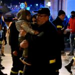 08.03.2022. Sędziszów. Żołnierze WOT pomagają uchodźcom, którzy przyjechali z Ukrainy / ppor. Daniel Woś / ŚBOT