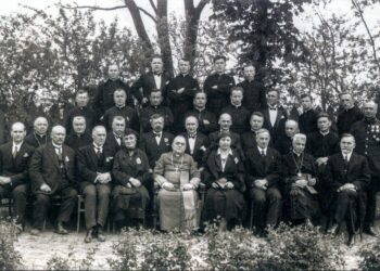 Achilles Ratti (w środku) z wizytą w Ostrowcu w 7 IX 1918 r. / archiwum