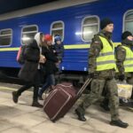 10.03.2022 Sędziszów. Pomoc uchodźcom udzielana przez mundurowych i wolontariuszy / ŚBOT