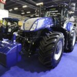 18.03.2022. Targi Kielce. Najciekawszy sprzęt wyróżniony Złotymi Medalami Targów Kielce na wystawie AGROTECH 2022. Na zdjęciu: ciągnik rolniczy New Holland T7 Heavy Duty / Jarosław Kubalski / Radio Kielce
