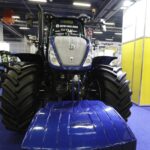 18.03.2022. Targi Kielce. Najciekawszy sprzęt wyróżniony Złotymi Medalami Targów Kielce na wystawie AGROTECH 2022. Na zdjęciu: ciągnik rolniczy New Holland T7 Heavy Duty / Jarosław Kubalski / Radio Kielce