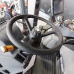 18.03.2022. Targi Kielce. Najciekawszy sprzęt wyróżniony Złotymi Medalami Targów Kielce na wystawie AGROTECH 2022. Na zdjęciu: ciągnik Steyr Absolut 6240 CVT / Jarosław Kubalski / Radio Kielce