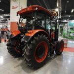 18.03.2022. Targi Kielce. Najciekawszy sprzęt wyróżniony Złotymi Medalami Targów Kielce na wystawie AGROTECH 2022. Na zdjęciu: ciągnik Zetor Proxima HS 120 / Jarosław Kubalski / Radio Kielce