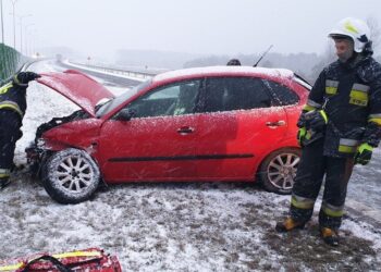 04.03.2022. Skarżysko-Kamienna. Kolizja / KP PSP Skarżysko