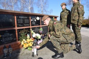 28.02.2022. Terytorialsi odwiedzają miejsca związane z żołnierzami niezłomnymi / ŚBOT