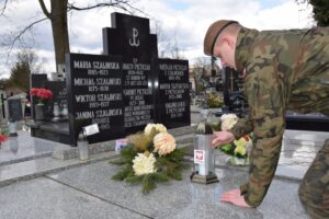 28.02.2022. Terytorialsi odwiedzają miejsca związane z żołnierzami niezłomnymi / ŚBOT