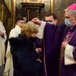 02.03.2022. Sandomierz. Bazylika katedralna. Środa popielcowa. Msza święta. Na zdjęciu:Krzysztof Nitkiewicz -  biskup sandomierski / ks. Grzegorz Słodkowski