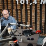 25.03.2022. Kielce. Sportowa debata Radia Kielce. Na zdjęciu (od lewej): Rafał Szymczyk - Radio Kielce, Anna Kibortt - radna Rady Miasta Kielce / Sebastian Kalwat / Radio Kielce