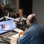 25.03.2022. Kielce. Sportowa debata Radia Kielce. Na zdjęciu (od lewej): Damian Wysocki - Radio eM Kielce, Łukasz Jabłoński - prezes Korony Kielce, Rafał Szymczyk - Radio Kielce / Sebastian Kalwat / Radio Kielce