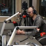 25.03.2022. Kielce. Sportowa debata Radia Kielce. Na zdjęciu: Damian Wysocki - Radio eM Kielce / Sebastian Kalwat / Radio Kielce