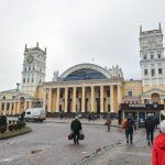 Charków. Dworzec kolejowy / SERGEY KOZLOV / PAP/EPA