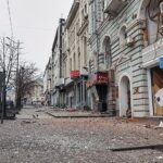 Charków. Zniszczenia po bombardowaniu / SERGEY KOZLOV / PAP/EPA