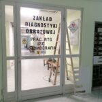 29.03.2022. Pińczów. Montaż rezonansu w szpitalu w Pińczowie / Marta Gajda-Kruk / Radio Kielce