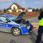 17.03.2022. Komorów. Pijany kierowca wjechał autem w radiowóz / Policja Wyszków