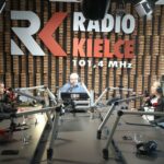 25.03.2022. Kielce. Sportowa debata Radia Kielce. Na zdjęciu (od lewej): Damian Wysocki - Radio eM Kielce, Łukasz Jabłoński - prezes Korony Kielce, Rafał Szymczyk - Radio Kielce,  Anna Kibortt - radna Rady Miasta Kielce, Piotr Kisiel - radny Rady Miasta Kielce / Sebastian Kalwat / Radio Kielce
