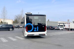 30.03.2022. Starachowice. Przekazanie nowych autobusów komunikacji miejskiej / Anna Głąb / Radio Kielce