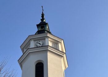 Ostrowiec. Zegar na wieży kolegiaty / Emilia Sitarska / Radio Kielce