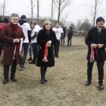 06.03.2022. Tokarnia. Bieg Tropem Wilczym. Na zdjęciu (od lewej): Krzysztof Słoń - senator PiS, Anna Krupka - wiceminister sportu i turystyki i Piotr Wawrzyk - wiceminister spraw zagranicznych / Jarosław Kubalski / Radio Kielce