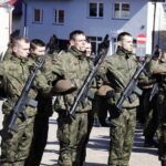 27.03.2022. Chęciny. Przysięga żołnierzy 10. Świętokrzyskiej Brygady Obrony Terytorialnej / Jarosław Kubalski / Radio Kielce