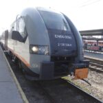 17.03.2022. Kielce, dworzec PKP. Awaria systemu sterowania, podróżni w oczekiwaniu na pociągi / Jarosław Kubalski / Radio Kielce