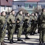 27.03.2022. Chęciny. Przysięga żołnierzy 10. Świętokrzyskiej Brygady Obrony Terytorialnej / Jarosław Kubalski / Radio Kielce