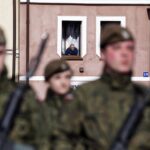 27.03.2022. Chęciny. Przysięga żołnierzy 10. Świętokrzyskiej Brygady Obrony Terytorialnej / Jarosław Kubalski / Radio Kielce