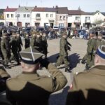 27.03.2022. Chęciny. Przysięga żołnierzy 10. Świętokrzyskiej Brygady Obrony Terytorialnej / Jarosław Kubalski / Radio Kielce