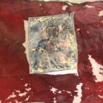 15.03.2022. Tokarnia. Chorągiew, która zostanie odrestaurowana / Muzeum Wsi Kieleckiej