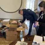 06.03.2022. Kielce. Dom Środowisk Twórczych. Zbiórka darów dla mieszkańców Ukrainy / Iwona Murawska / Radio Kielce