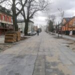 23.03.2022. Solec-Zdrój. Budowa deptaka / Marta Gajda-Kruk / Radio Kielce