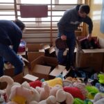 10.03.2022. Skalbmierz. Zespół Placówek Oświatowych włączył się w pomoc dla uchodźców z Ukrainy / Anna Surówka