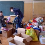 10.03.2022. Skalbmierz. Zespół Placówek Oświatowych włączył się w pomoc dla uchodźców z Ukrainy / Anna Surówka