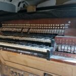 19.03.2022. Wiślica. Stół gry z roku 1927, który trafił do renowacji / Marta Gajda-Kruk / Radio Kielce