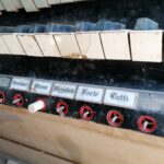 19.03.2022. Wiślica. Stół gry z roku 1927, który trafił do renowacji / Marta Gajda-Kruk / Radio Kielce