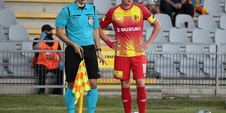 30.07.2021. Kielce. Mecz Korona Kielce - Skra Częstochowa. Na zdjęciu: Jacek Kiełb / Wiktor Taszłow / Radio Kielce