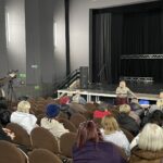 03.03.2022. Sandomierz. Port Kultury. Spotkanie w sprawie opłat w PEC / Grażyna Szlęzak-Wójcik / Radio Kielce