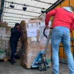 07.03.2022. Sandomierz. 40 ton darów dla Ukrainy przyjechało do Sandomierza z Wiednia / Michał Mendak / rzecznik burmistrza Sandomierza